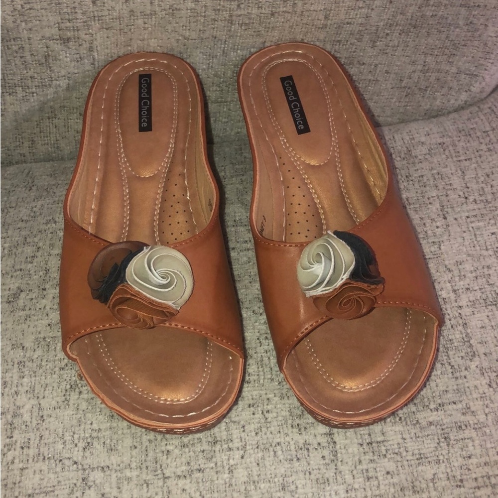 Good Choice woman’s sandals